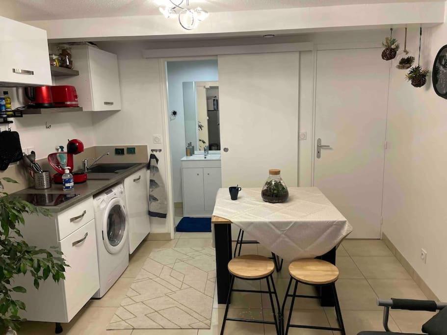 Le Cocon Balneo Apartman Sens Kültér fotó
