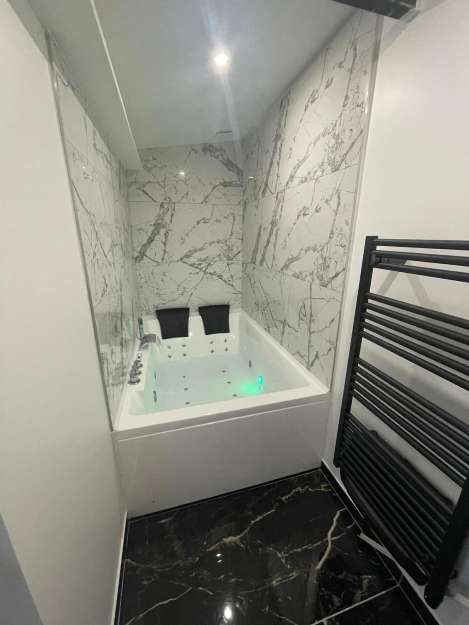 Le Cocon Balneo Apartman Sens Kültér fotó